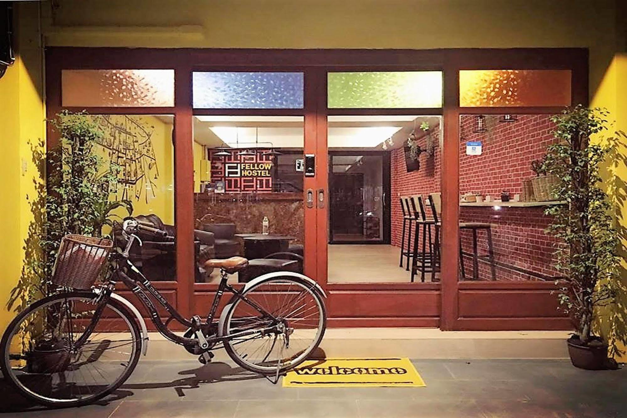 Fellow Hostel Chiang Mai Esterno foto